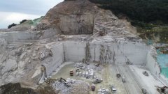 江西寻乌废弃矿山的“绿色蝶变”。