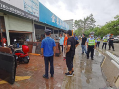 港口镇对建材市场不文明现象进行整改