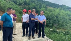 隆回县委书记检查石材开采企业关闭退出