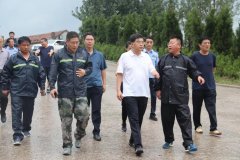 杏耀手机APP登录五莲县县长到石材产业园