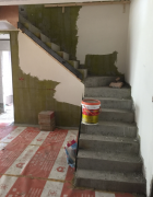 室内楼梯的基础是选择混凝土结构还是钢结构？