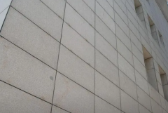 石材幕墙通常使用什么种类的石材?