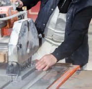 石材出料不平整是何原因？