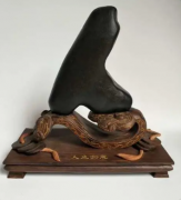 奇石命名，画龙点睛。