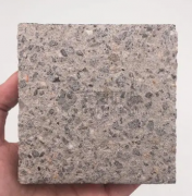 毛面石材和磨光石材搭配使用，更具装饰魅力