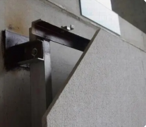 避免幕墙挂件引起石材锈黄污染